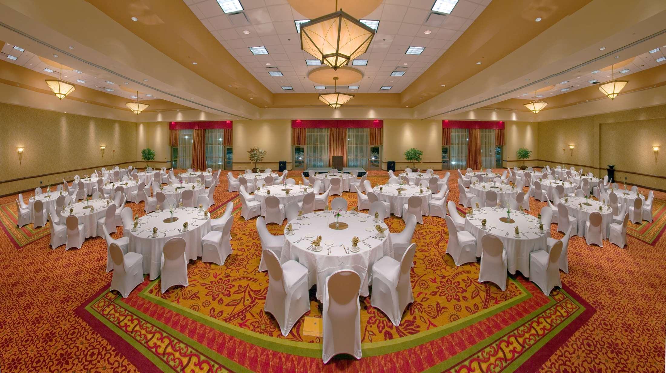 Embassy Suites By Hilton Norman Hotel & Conference Center Ngoại thất bức ảnh