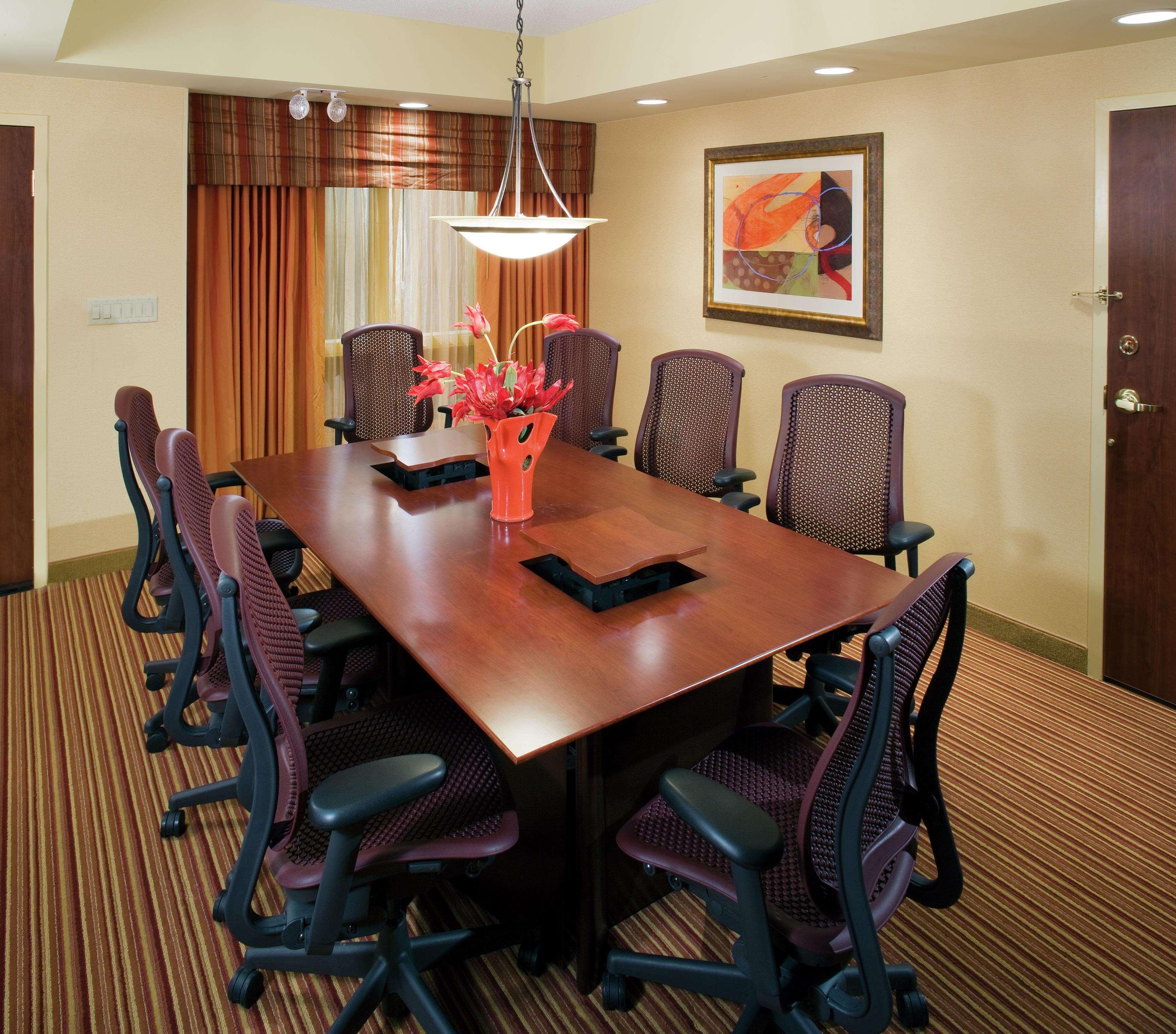 Embassy Suites By Hilton Norman Hotel & Conference Center Kinh doanh bức ảnh