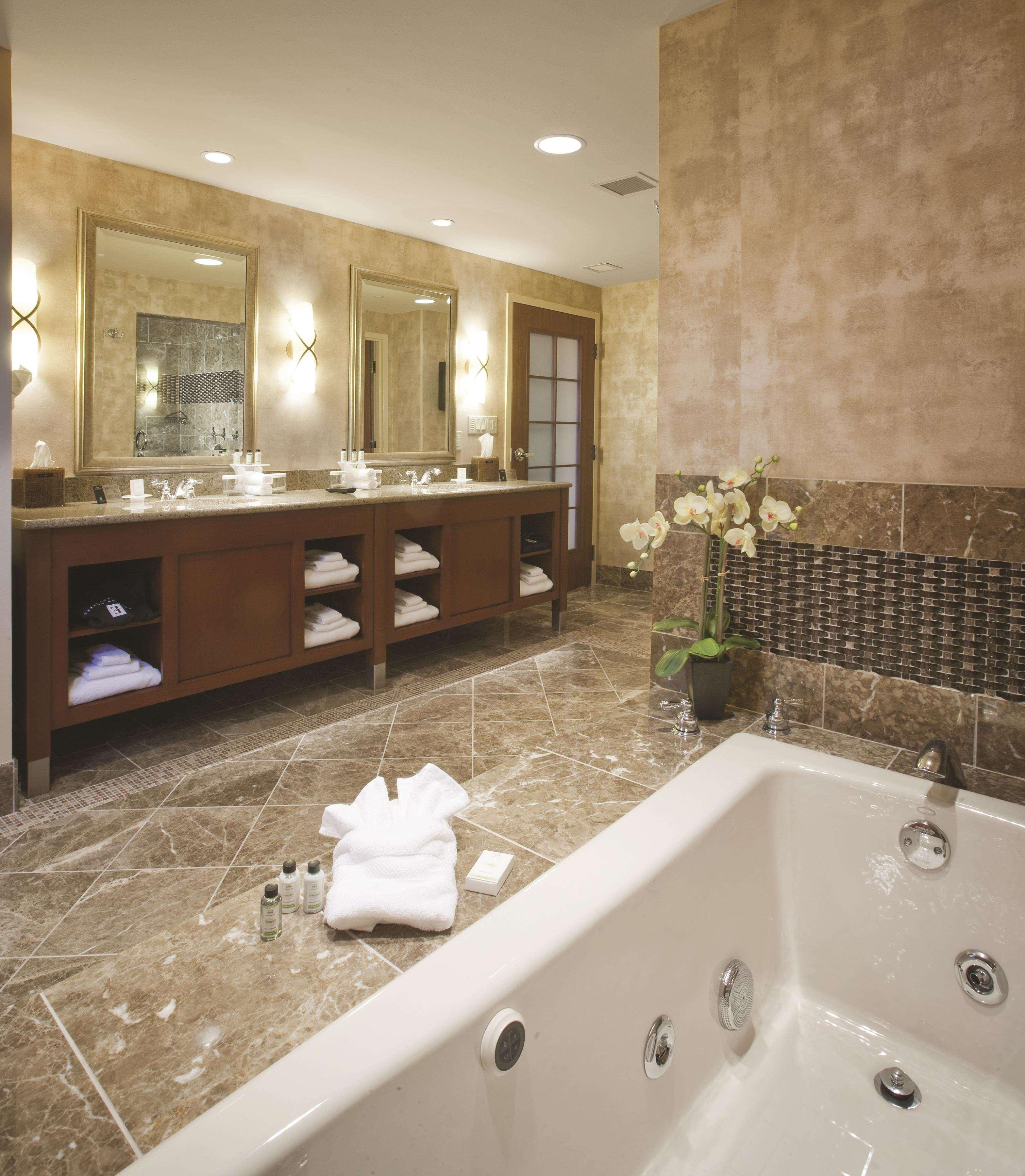 Embassy Suites By Hilton Norman Hotel & Conference Center Ngoại thất bức ảnh