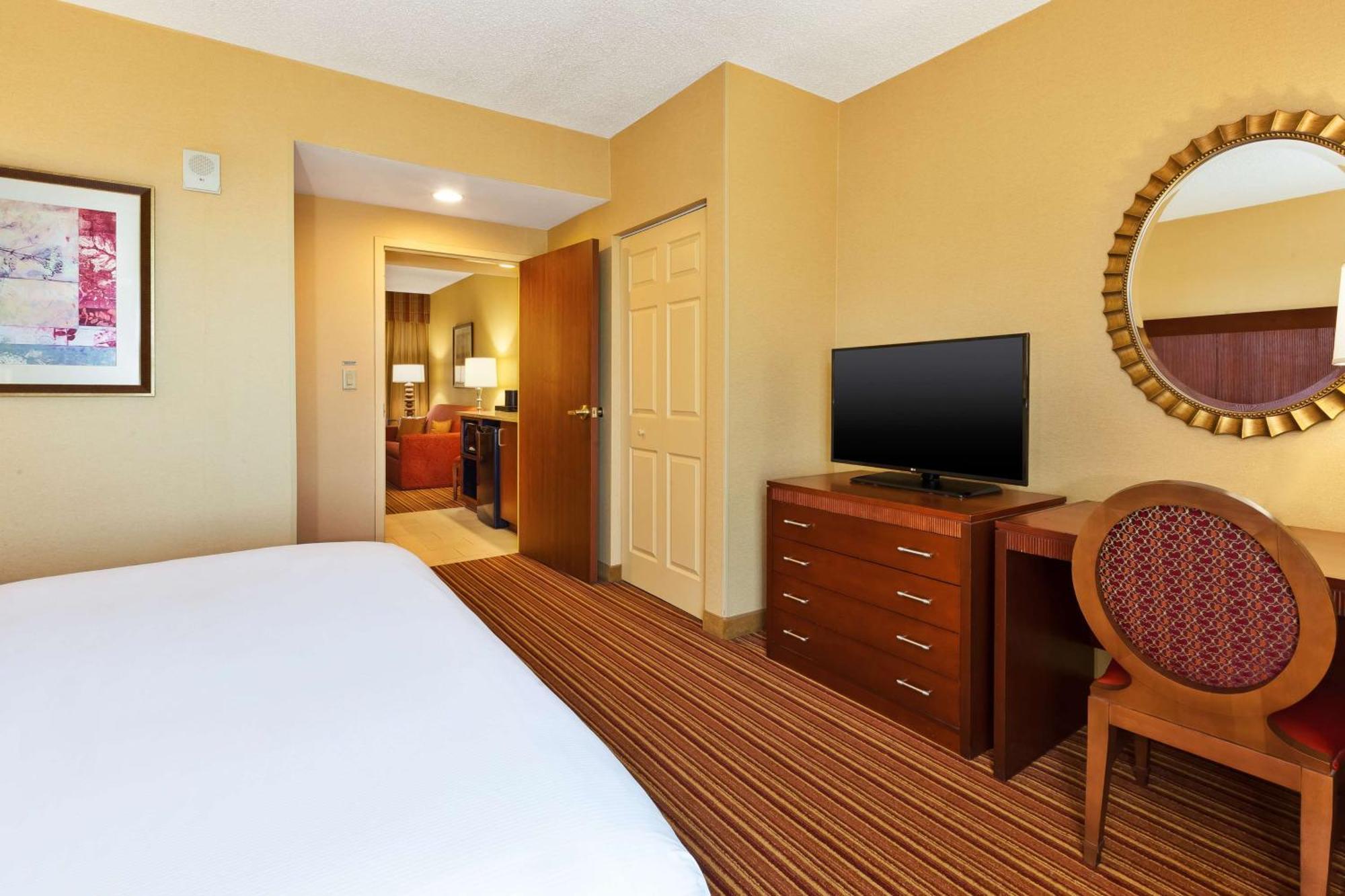 Embassy Suites By Hilton Norman Hotel & Conference Center Ngoại thất bức ảnh