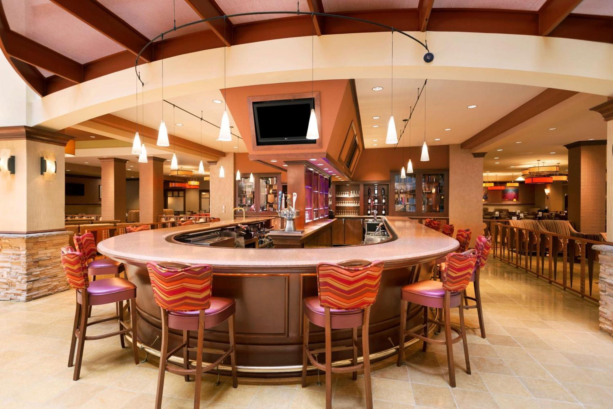 Embassy Suites By Hilton Norman Hotel & Conference Center Ngoại thất bức ảnh