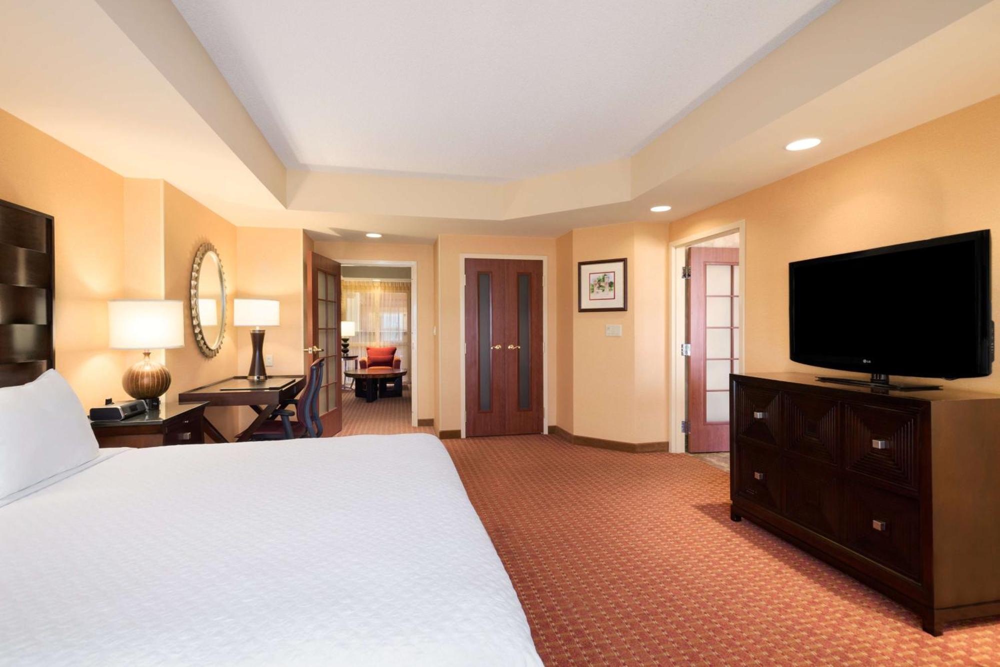 Embassy Suites By Hilton Norman Hotel & Conference Center Ngoại thất bức ảnh