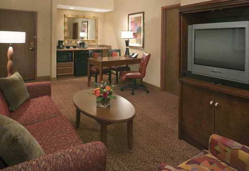 Embassy Suites By Hilton Norman Hotel & Conference Center Phòng bức ảnh